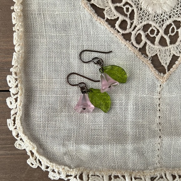 🌸Glass Flower Earrings - Picture 5 of 7